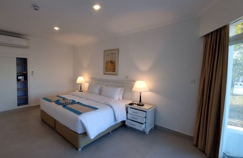 Al Kubus Hotel | Holiday Beach Resort