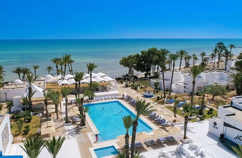 Aghir Hotel | Hari Club Beach Resort