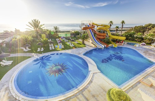 Yasmine Hotel | Magic Life Africana