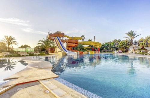 Yasmine Hotel | Magic Life Africana