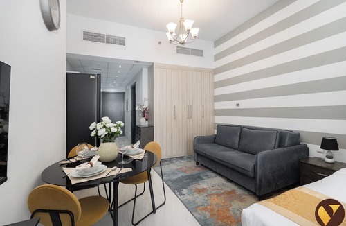 Business Bay Apartment | Vogue | Elite Business Bay Close to Downtown Dubai Mall