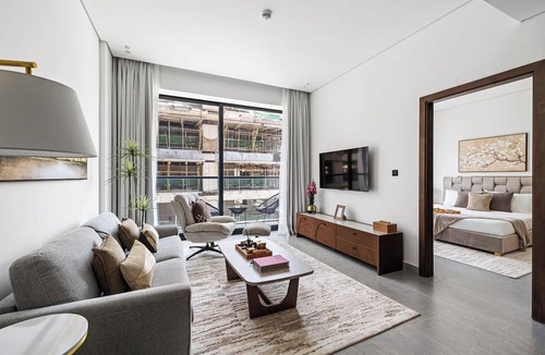 Al Satwa Apartment | 1BR Stay Near World Trade Center Metro