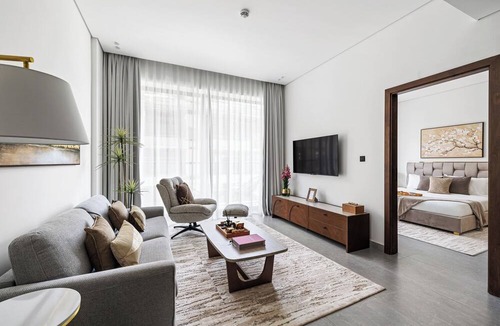 Al Satwa Apartment | 1BR Stay Near World Trade Center Metro