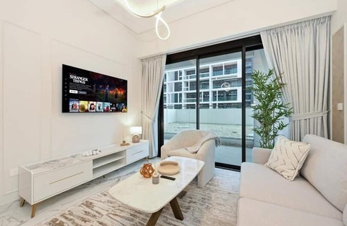 Nad Al Sheba Apartment | 221Bloomfields Grandr2BRAzizi Riviera 67