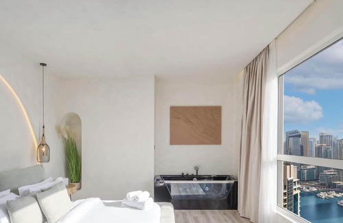 Dubai Marina Apartment | LUX Contemporary Marina View Suite 7