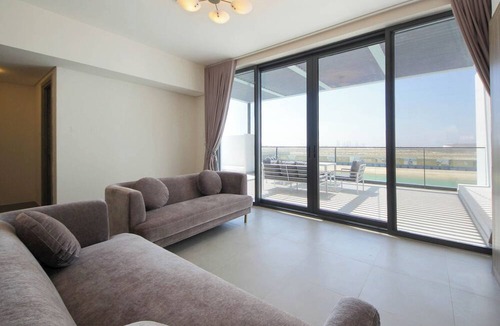 Al Hamriya House | Silk Valley-4B with Private Beach Access