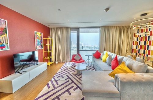 Al Mankhool Apartment | Luxury Homestay Near Dubai WTC
