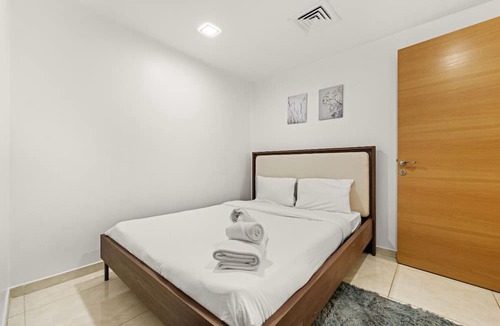 Jumeirah Village Triangle Apartment | Golden Wood Views