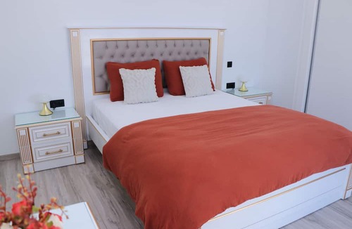 Monastir Apartment | Duplex Avec Terrasse vue mer et Ville Pieds Dans l eau