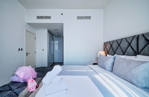Palm Jumeirah Apartment | GLOBALSTAY. Azizi Royal Bay Apartments