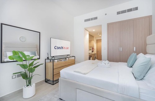 Nad Al Sheba Apartment | Pool View 2 adults 2 kids Brand New Czec