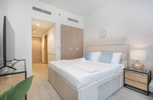 Nad Al Sheba Apartment | Pool View 2 adults 2 kids Brand New Czec