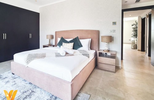 Jumeira 3 Apartment | Venduras- Luxe 3BR Villa Jumeirah Park