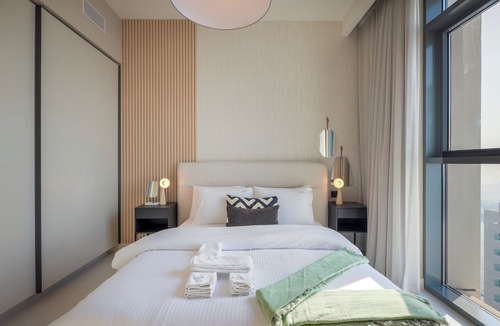 Madinat Zayed Apartment | Aya - Exquisite Beachfront 1BR Living in Palm Jumeirah