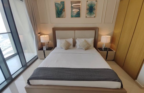 Sheikh Zayed Road Apartment | Lux BnB Aykon City I Skyline Canal Views