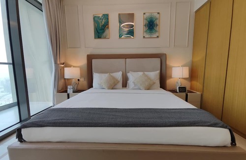 Sheikh Zayed Road Apartment | Lux BnB Aykon City I Skyline Canal Views