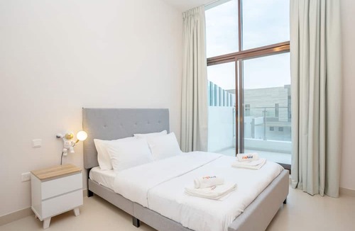 Nad Al Sheba Villa | Zapbed Villa C62-03