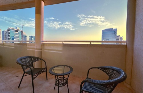 Jumeirah Lake Towers Apartment | n1-Bedroom Haven with Mesmerizing City Views, 2 minutes from DMCC Metro.