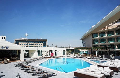 Garhoud Hotel | Mövenpick Grand Al Bustan Dubai