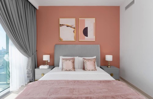 Dubai Apartment | Trendy Apt on the Creek w/Superb Dubai Skyline Vw
