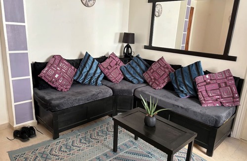 Eastern Khezama Apartment | Studio Sleeps 2 with Balcony & Free Parking