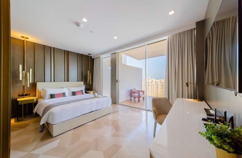 Palm Jumeirah Apartment | Luxury Apt & Private Beach - FIVE Palm Jumeirah