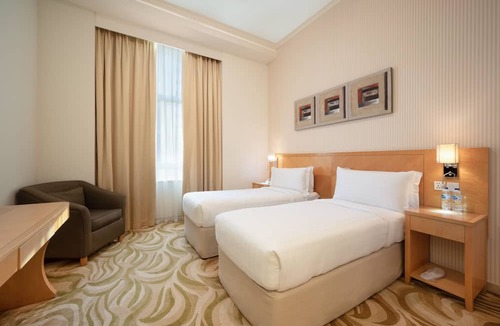 Jumeirah Lake Towers Apartment | Oaks Liwa Heights Suites