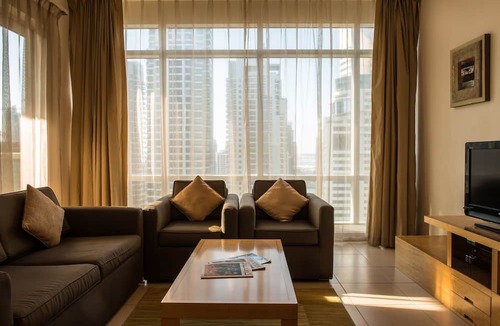 Jumeirah Lake Towers Apartment | Oaks Liwa Heights Suites