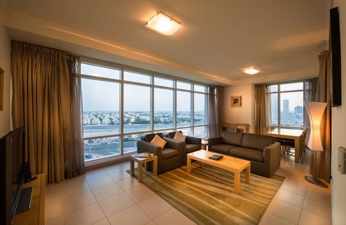 Jumeirah Lake Towers Apartment | Oaks Liwa Heights Suites