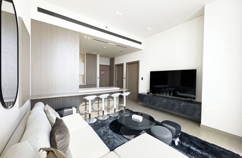 Jumeirah Village Circle Apartment | Binghatti Phantom