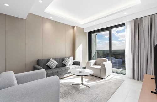 Jumeirah Village Triangle Apartment | Samaya Holiday Homes Cloud Suites