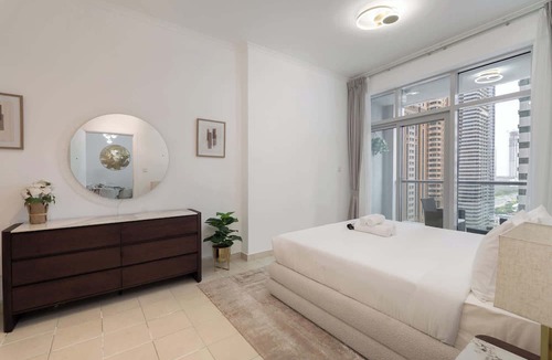 Dubai Marina Apartment | Free housekeeping visits during your stay - StayShort - Contemporary 1BR Escape for 4 in Dubai Marina