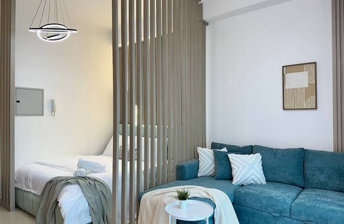 Dubai Marina Apartment | Stylish Studio with Stunning Marina Canal Views