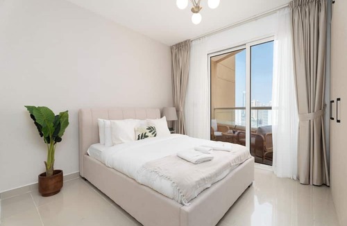 Dubai Production City Apartment | Gala Guests - Lakeside Tower Living