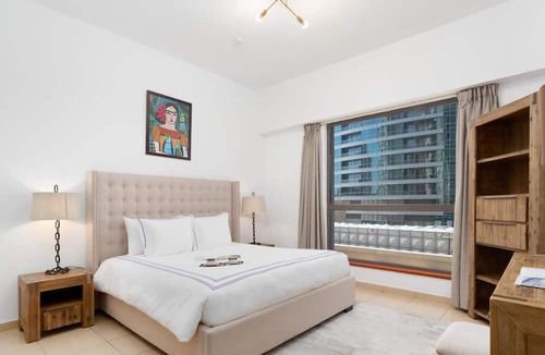 Dubai Marina Apartment | Dream Inn - 3BR Apartment with Marina View