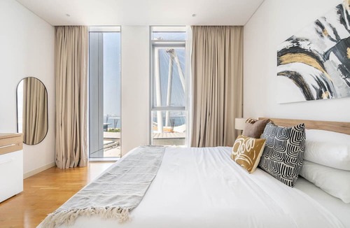 Dubai Apartment | GuestReady - Majestic Ain Dubai from your balcony