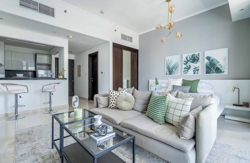 Jumeirah Beach Residence Apartment | GuestReady - Studio | Balcony-Marina View