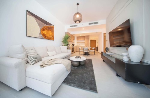 Downtown Dubai Apartment | StayShort - Lavish 2BR in Business Bay Ideal for 6!