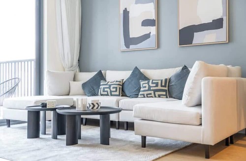 Dubai Apartment | Free housekeeping visits during your stay - StayShort - Chic 1-Bed for 4 in Prime Dubai Hills Location!