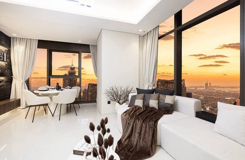 Downtown Dubai Apartment | Burj & Sea Views |Luxury 2BR| 5-Star Amenities