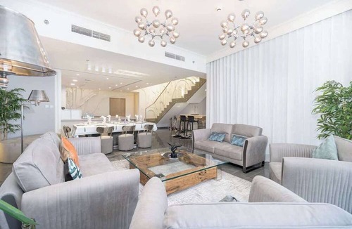 Dubai Marina Apartment | Free housekeeping visits during your stay - StayShort - Elegant 3-Bedrooms in Dubai Marina with stunning views!