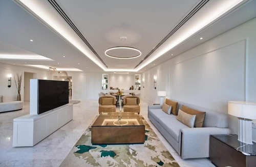 Bur Dubai Apartment | Grand Hyatt Residence