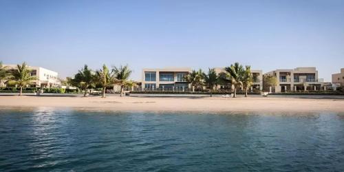 Al Seer Villa | Luxurious 6-BHK Villa with Direct Beach -RAKvista