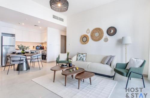 Dubai Apartment | Refined 1BR in Creek Horizon, Creek Harbour - Host & Stay