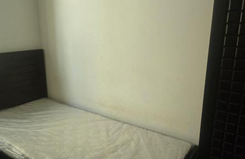 Sharjah Apartment | Bedroom with shared kitchen men only