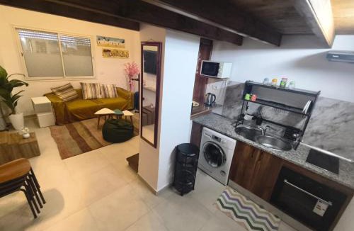 Halq al Wadi Apartment | Front beach cosy apartment