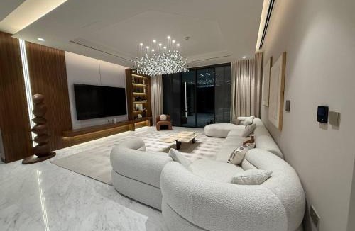 Dubai Villa | 6BR Lamborghini Luxury Villa I Cinema, Spa & Pool