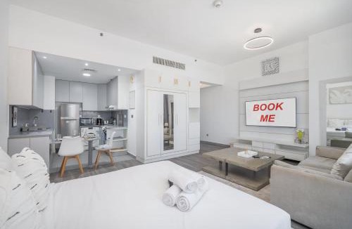 Barsha Heights Apartment | Free housekeeping visits during your stay - StayShort - Stylish Studio Apartment in Tecom's Prime Location