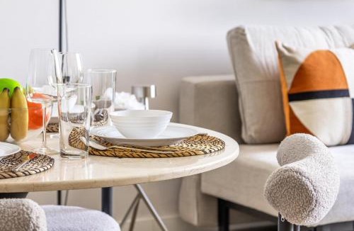 Dubai Apartment | 2BR La Mer Garden View Beach Access