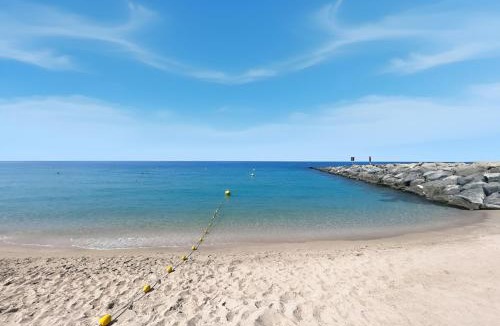 Dubai Apartment | 2BR La Mer Garden View Beach Access